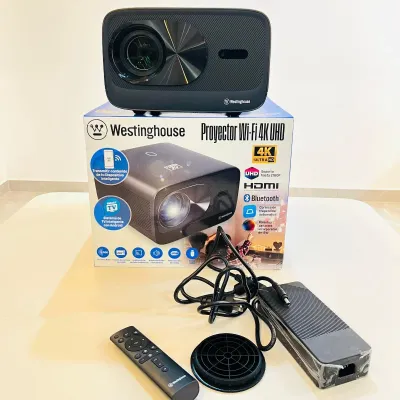 Projecteur Westinghouse Cinéma Professionnel Ultra Haut de Gamme 4K UHD (200 Pouces)