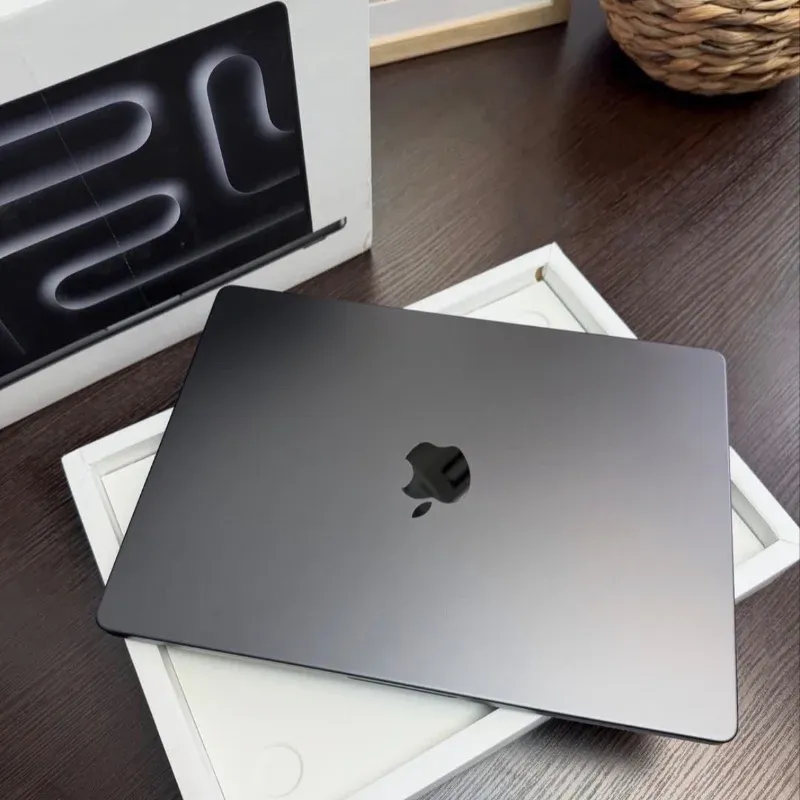 MacBook Pro 14 pouces M3 – 512Go 18Ram  - photo 1